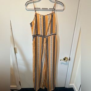Forever 21 Jumpsuit size medium